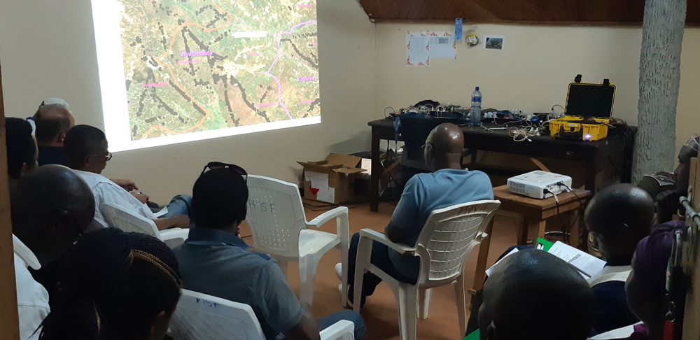 msb68682_medium.jpeg Daily debriefing session with team leaders, - September 2019