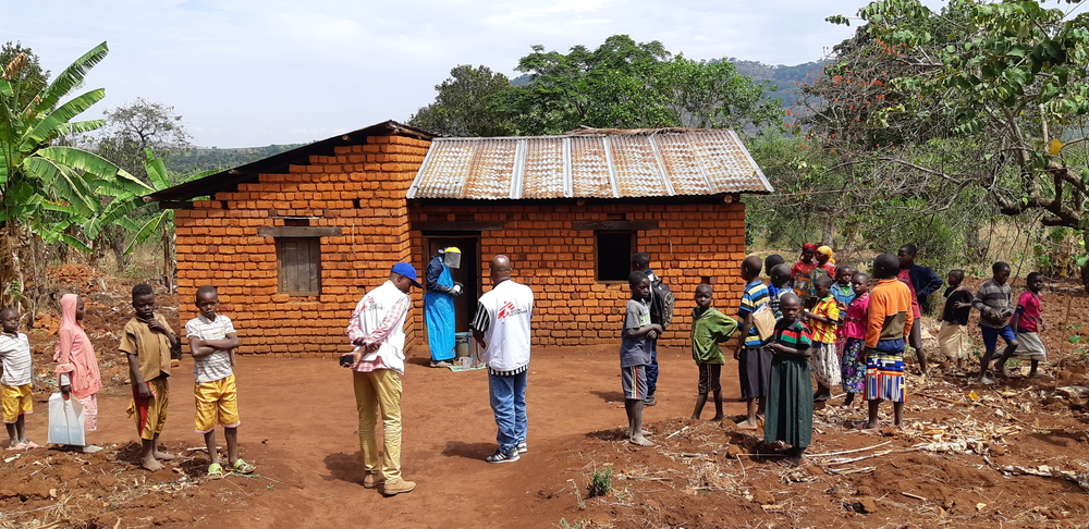 msb68698_medium.jpeg A sprayer is treating a house against mosquitoes during the 2019 indoor residual spraying campaign in Kinyinya health district.