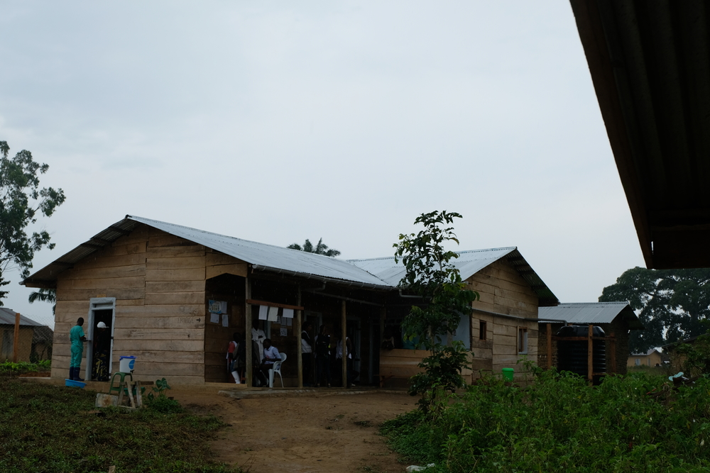 The interior pf the health centre in Metale was fitted with the help of MSF and houses consultation spaces, several beds for patients, a maternity unit, a pharmacy and a laboratory, as well as an isolation space for patients with infectious diseases such as measles. [Photo: MSF/Samuel Sieber ]