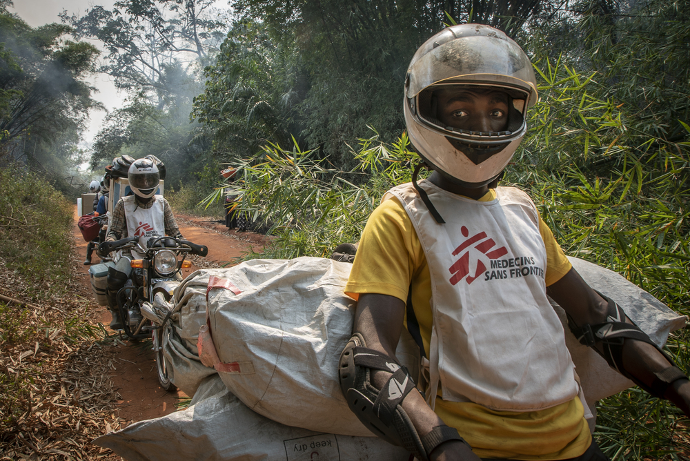 msf316482_medium_0.jpg Measles vaccines being delivered by motorbike from Lisala to Boso Manzi,