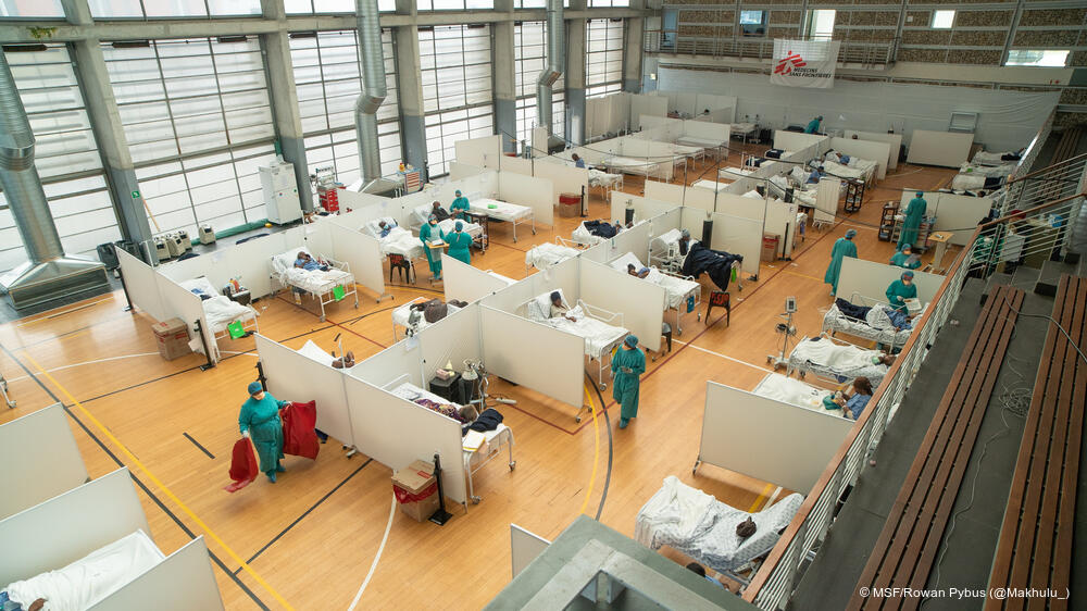 msf329545_medium.jpg In Khayelitsha, South Africa, MSF opened a 60-bed field hospital