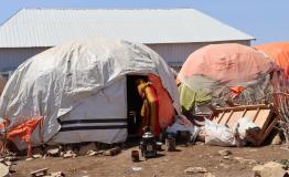 Ten Children, Two Jerrycans_Regay Ali_Somalia