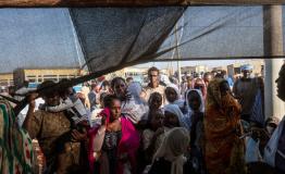 Big influx of Ethiopian refugees at the clinic set up by MSF, which is the only medical facility in the camp.