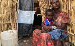 Tsgay and her daughter Dalina at Hamdayet 