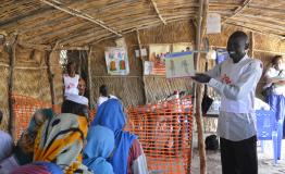 Antony, MSF’s health promoter, during an information session in Kario [© MSF/Jinaane Saad]