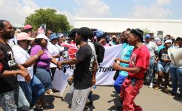 MSF and TB activists disrupt opening of TB conference to protest drug corporations keeping life-saving medicines from people