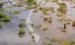 On an aerial assessment from Gumuruk to Lekongole, where MSF runs two primary healthcare units, people can be seen moving via canoes as their tukuls are completely submerged. On an aerial assessment from Gumuruk to Lekongole, where MSF runs two primary healthcare units, people can be seen moving via canoes as their tukuls are completely submerged.