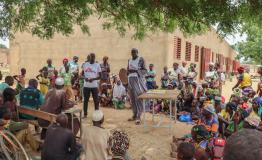 MSF teams during awareness-raising sessions on disease transmission in different sites.