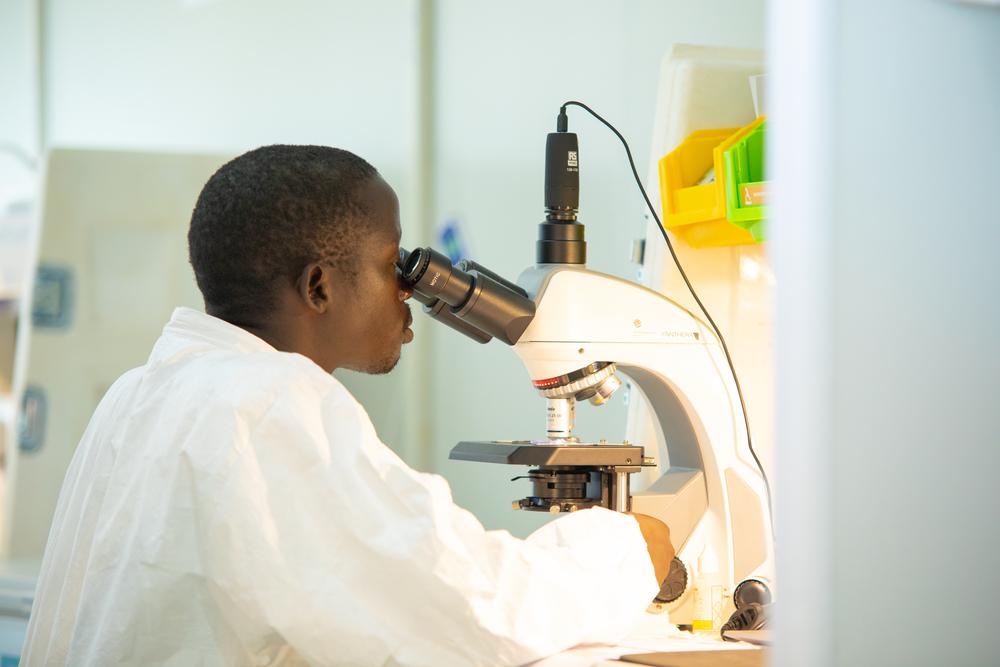 Emmanuel Oyoo, MSF laboratory technician,