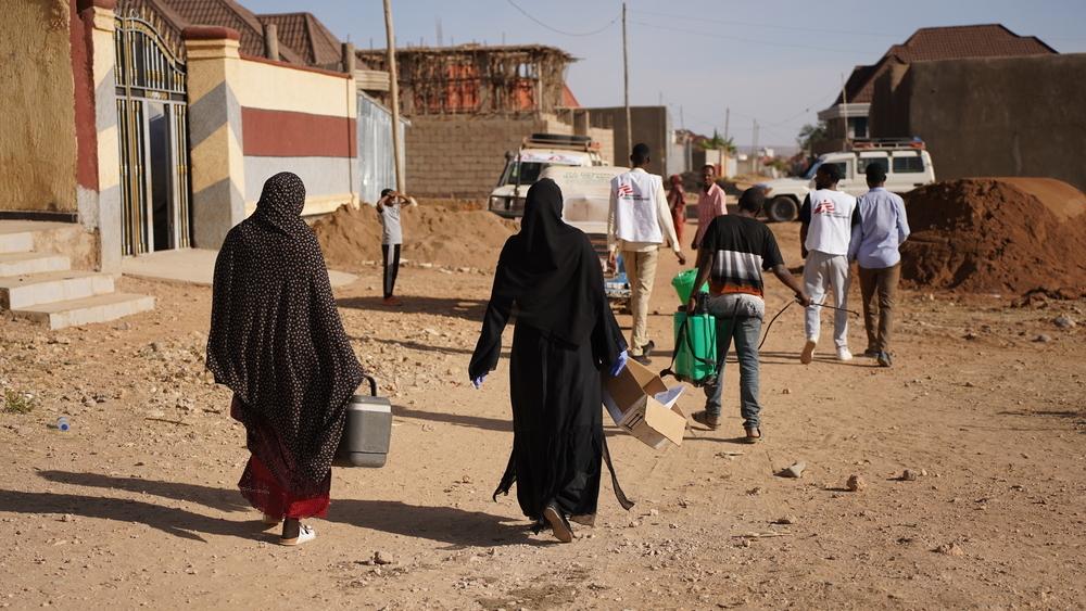 Members of MSF CATI team walking from house to house to respond to the cholera outbreak in Jigjiga, Ethiopia