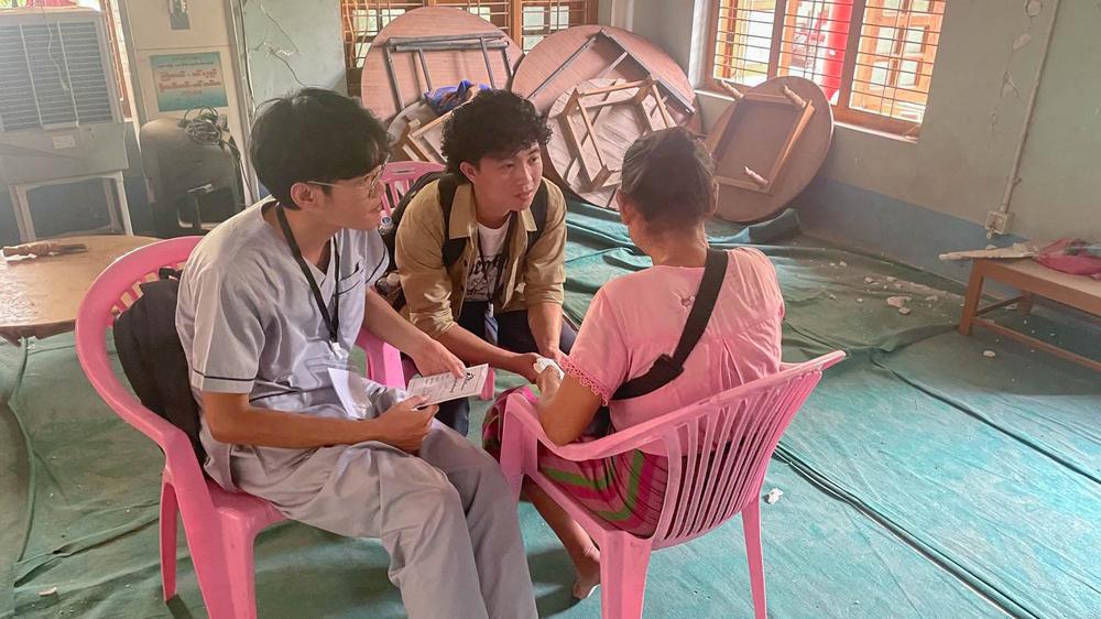 Voluteers provided psycological first aid to beneficiaries at through mobile clinics and in the temporary camp, in Chan Mya Thar Si Township, Mandalay.