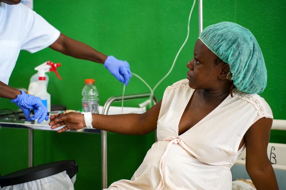Chrislove, 26 y.o, receives care in the MSF supported Isaïe Jeanty Maternity in Port-au-Prince after after giving birth by caesarean section