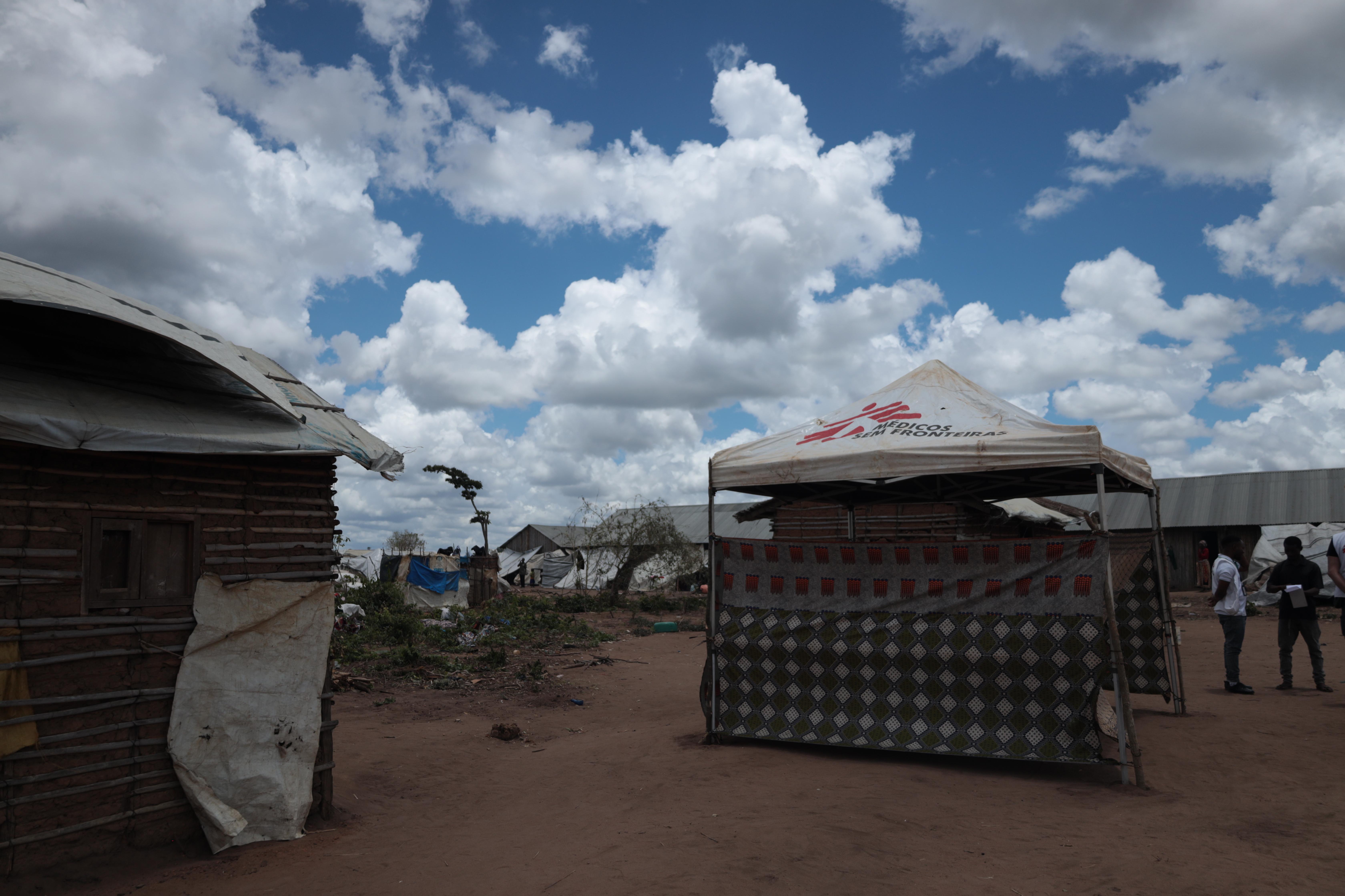 MSF tent in Lianda camp, Mueda district. The tent serves to hold individual mental health consultations, to protect the privacy of patients. These consultations are part of the activities that MSF carries out in the camp following the latest wave of displacement from Mocímboa da Praia, alongside community outreach for health promotion and disease prevention.