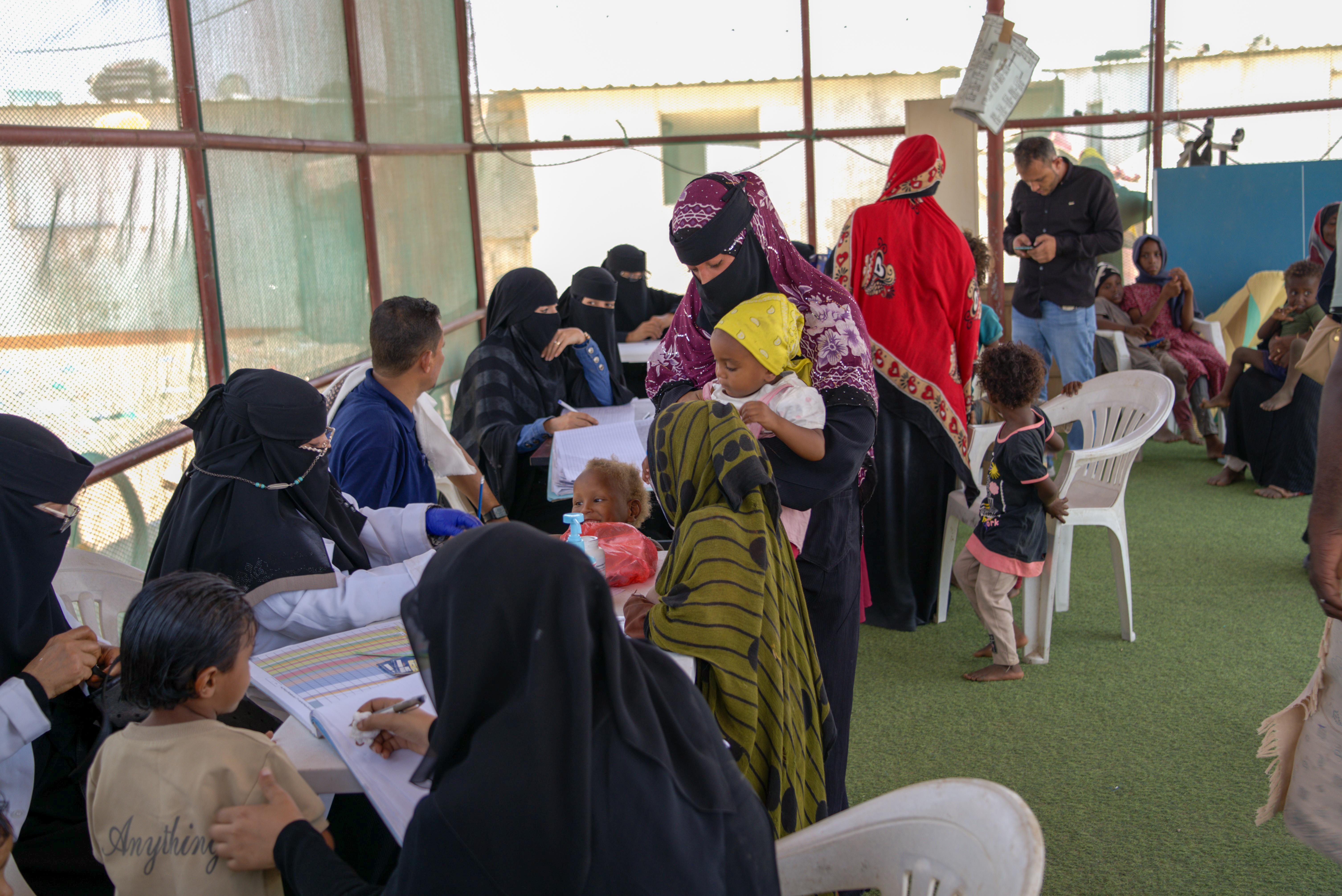 Caregivers bring their children to a measles vaccination site in Ateera (2), Tuban district, Lahj governorate, Yemen, 5 May 2026. 