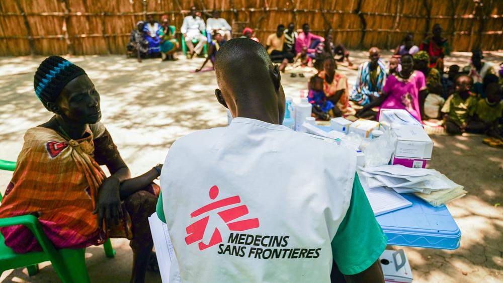 Consultations at an MSF-supported community paramedicine site